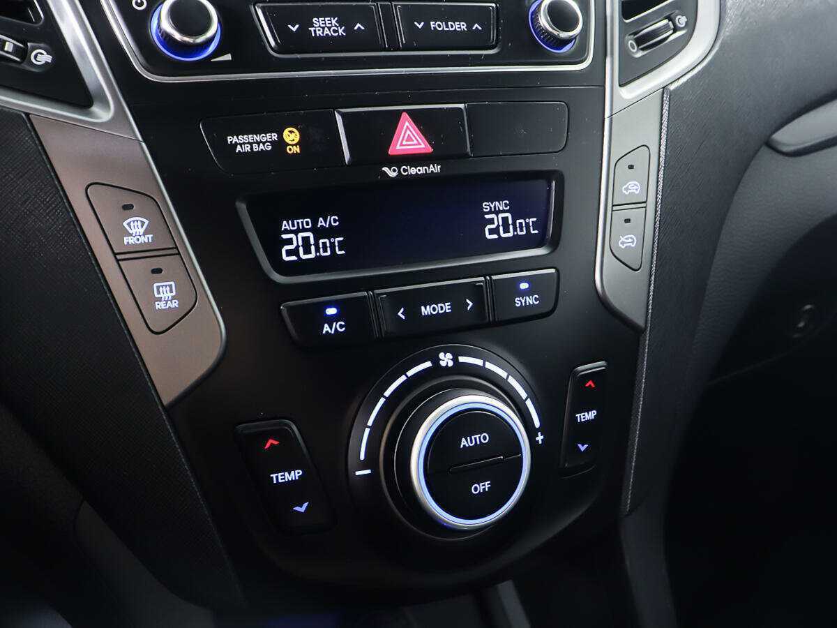 Hyundai Santa Fe с пробегом — 2016 год. Фото: #17