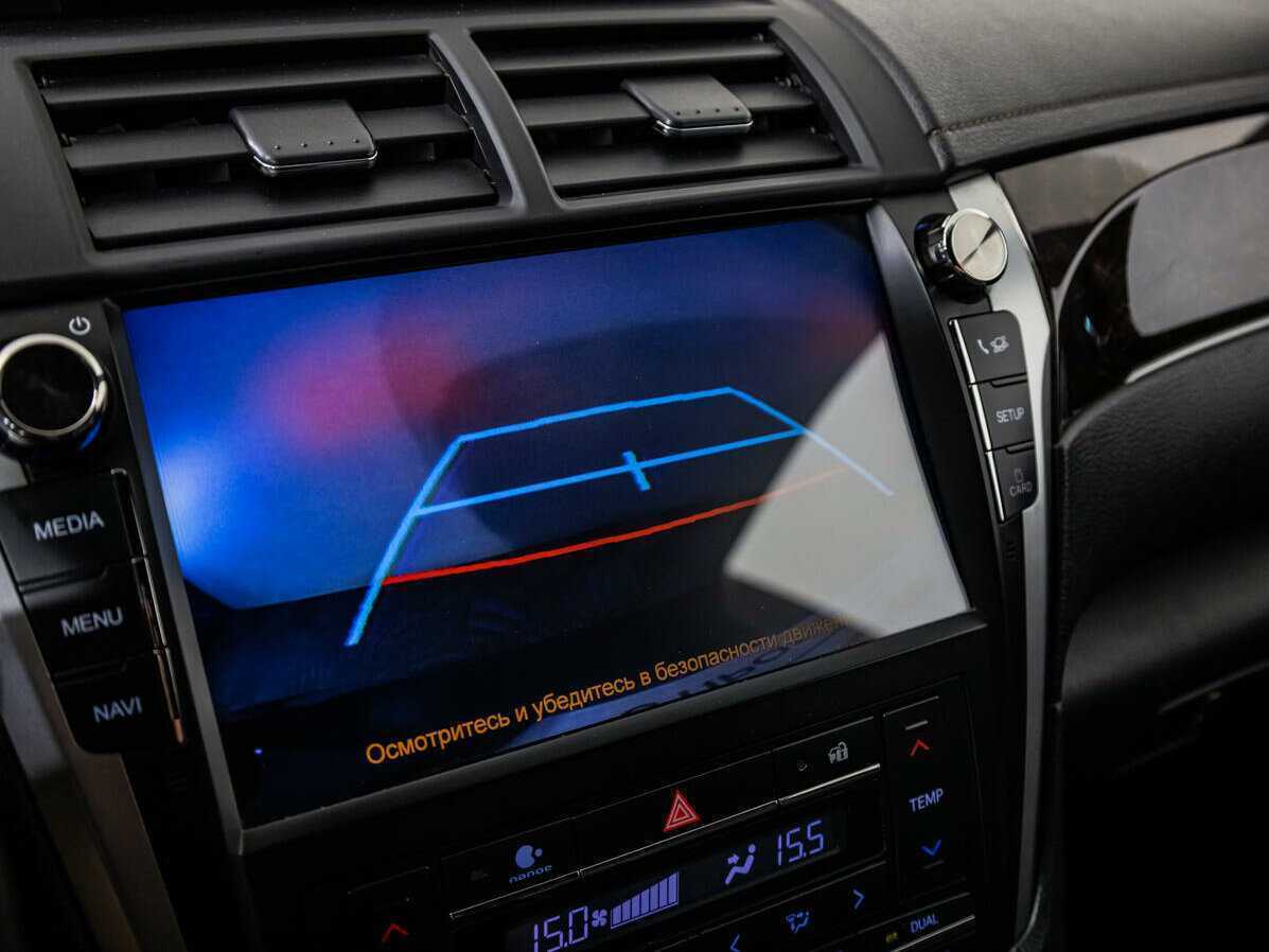 Toyota Camry с пробегом — 2017 год. Фото: #13