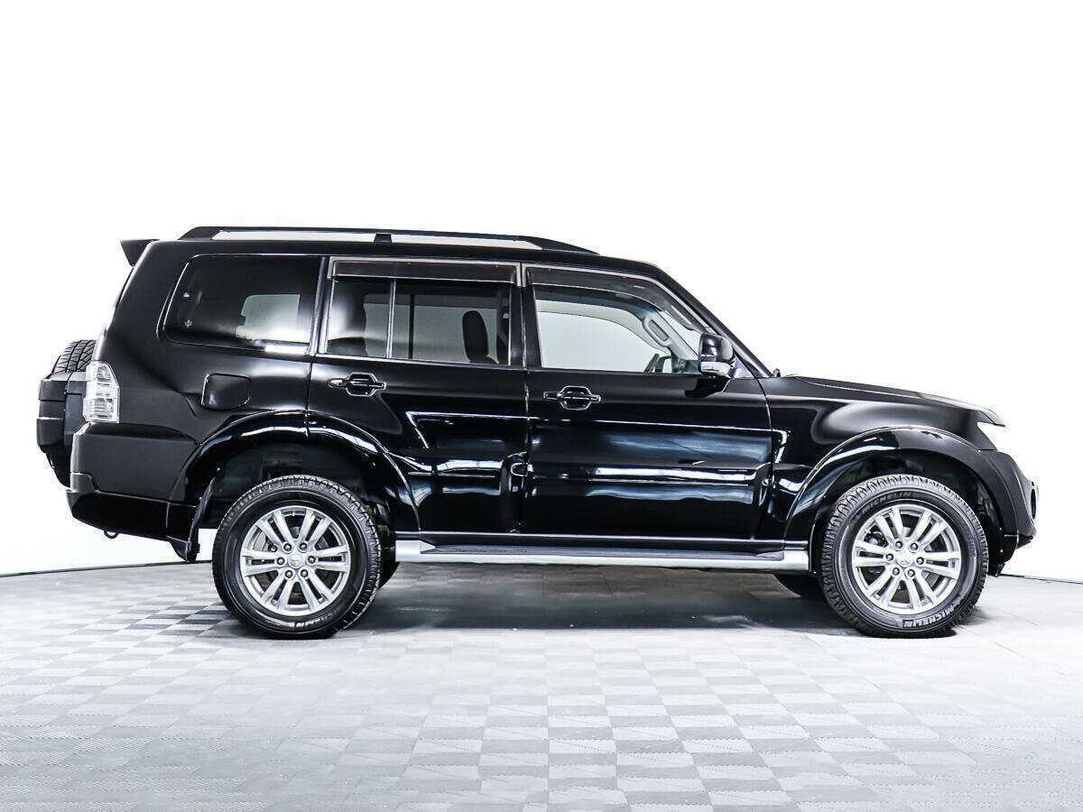 Mitsubishi Pajero с пробегом — 2012 год. Фото: #2