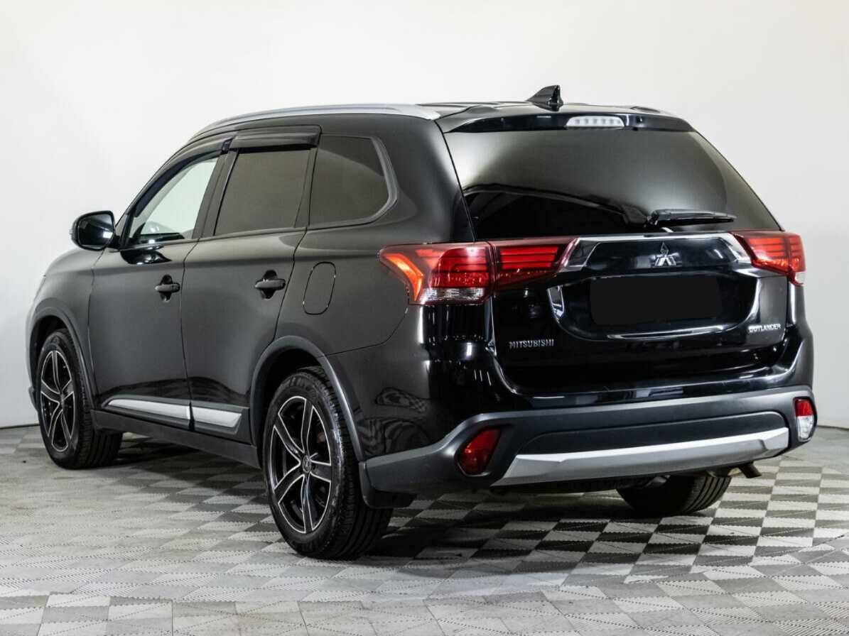 Mitsubishi Outlander с пробегом — 2018 год. Фото: #6