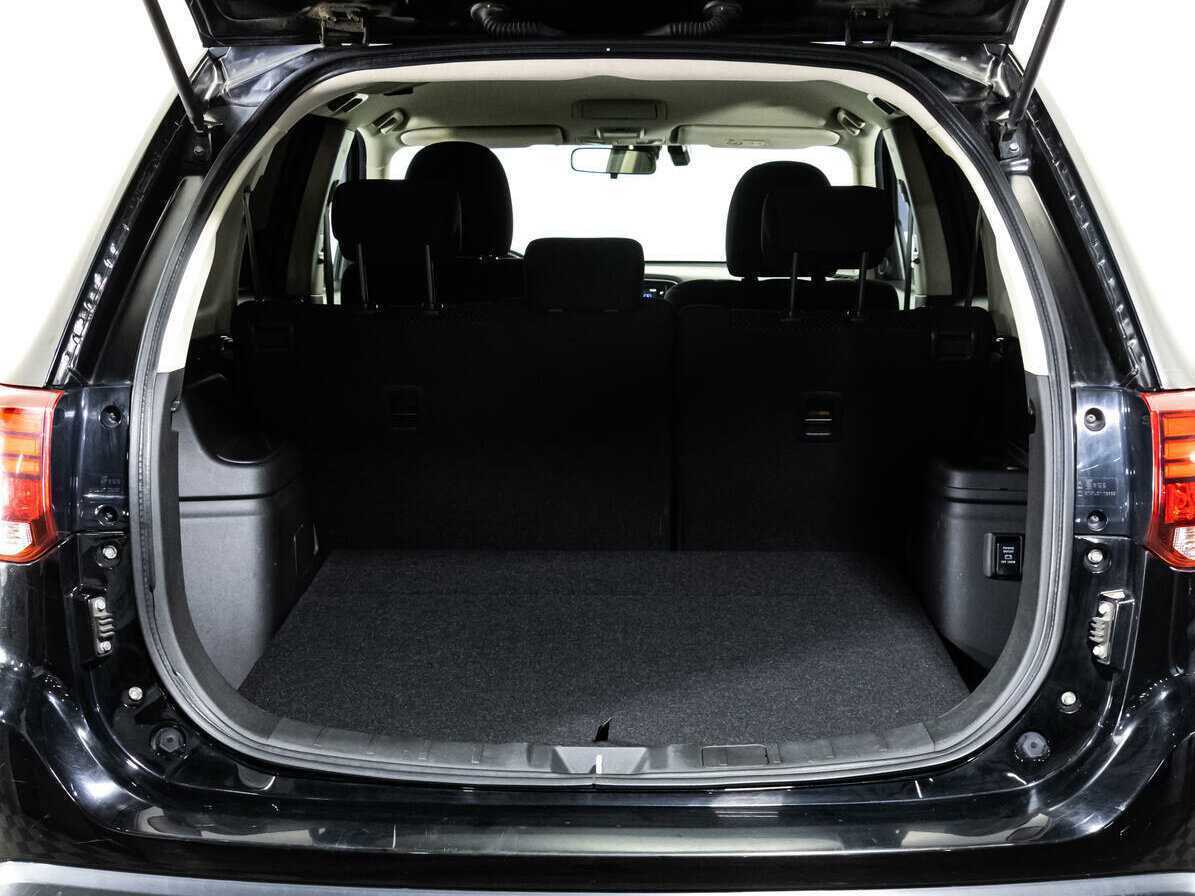 Mitsubishi Outlander с пробегом — 2018 год. Фото: #16