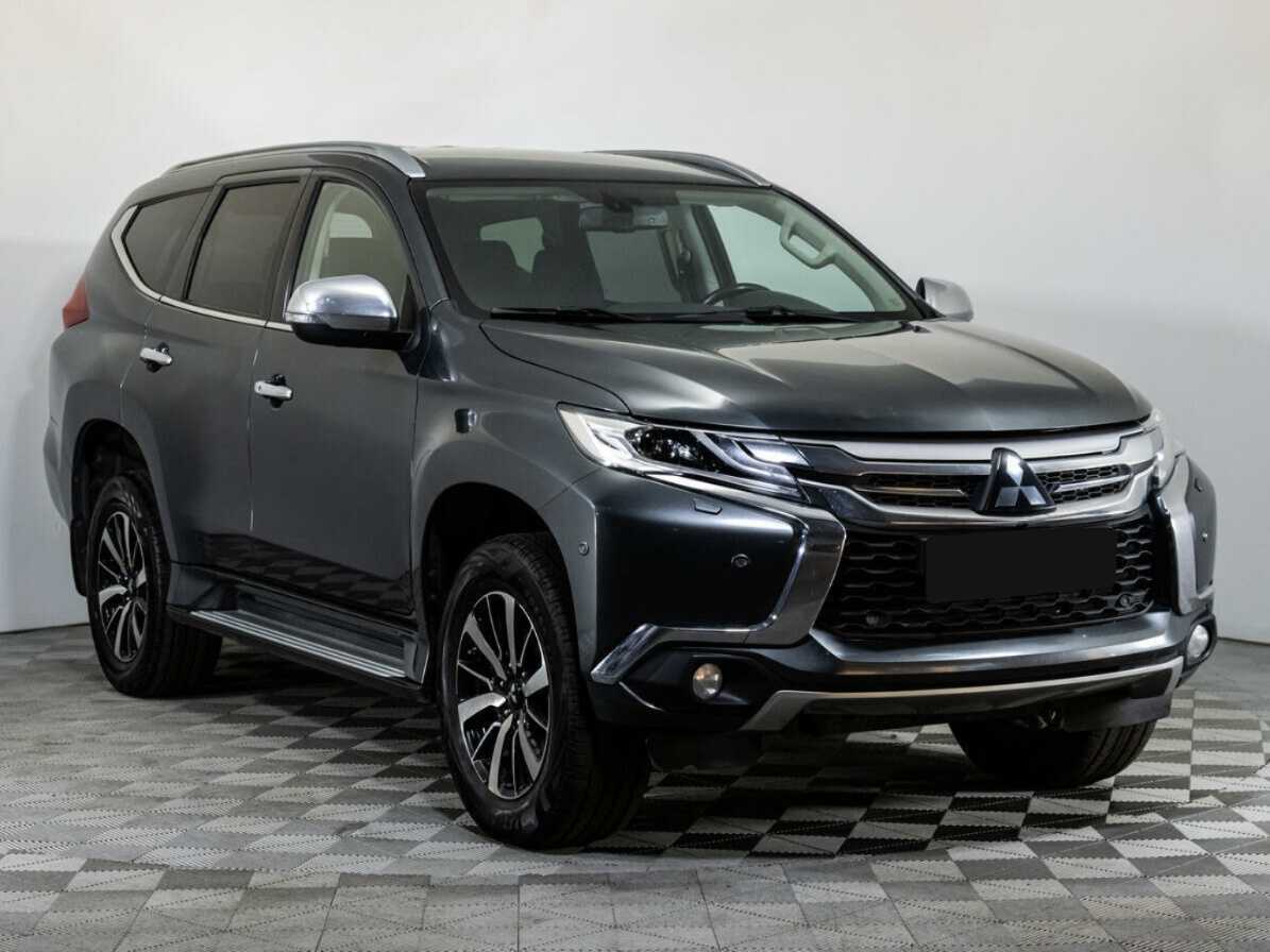 Mitsubishi Pajero Sport с пробегом — 2018 год. Фото: #2