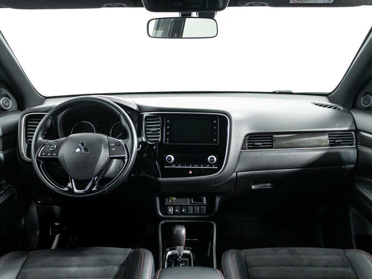 Mitsubishi Outlander с пробегом — 2021 год. Фото: #12