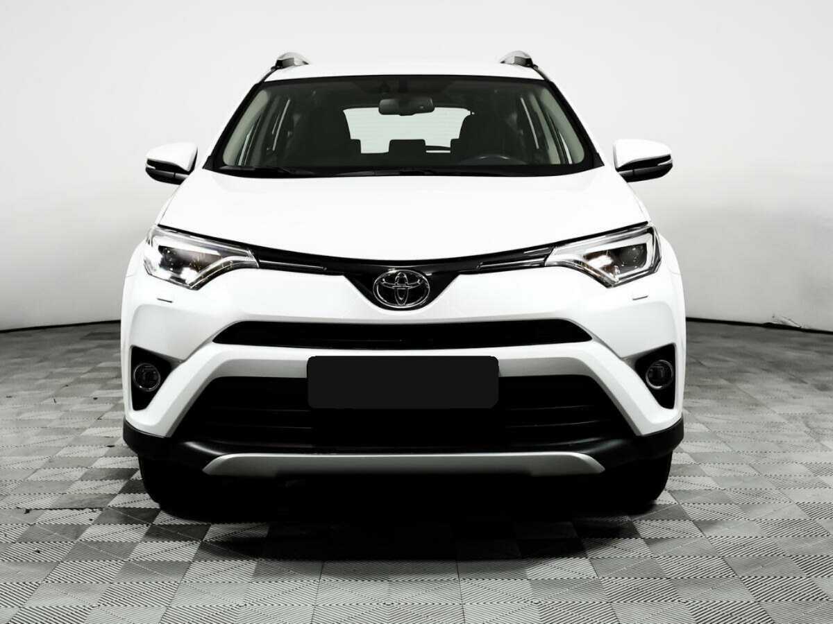 Toyota RAV4 с пробегом — 2018 год. Фото: #1