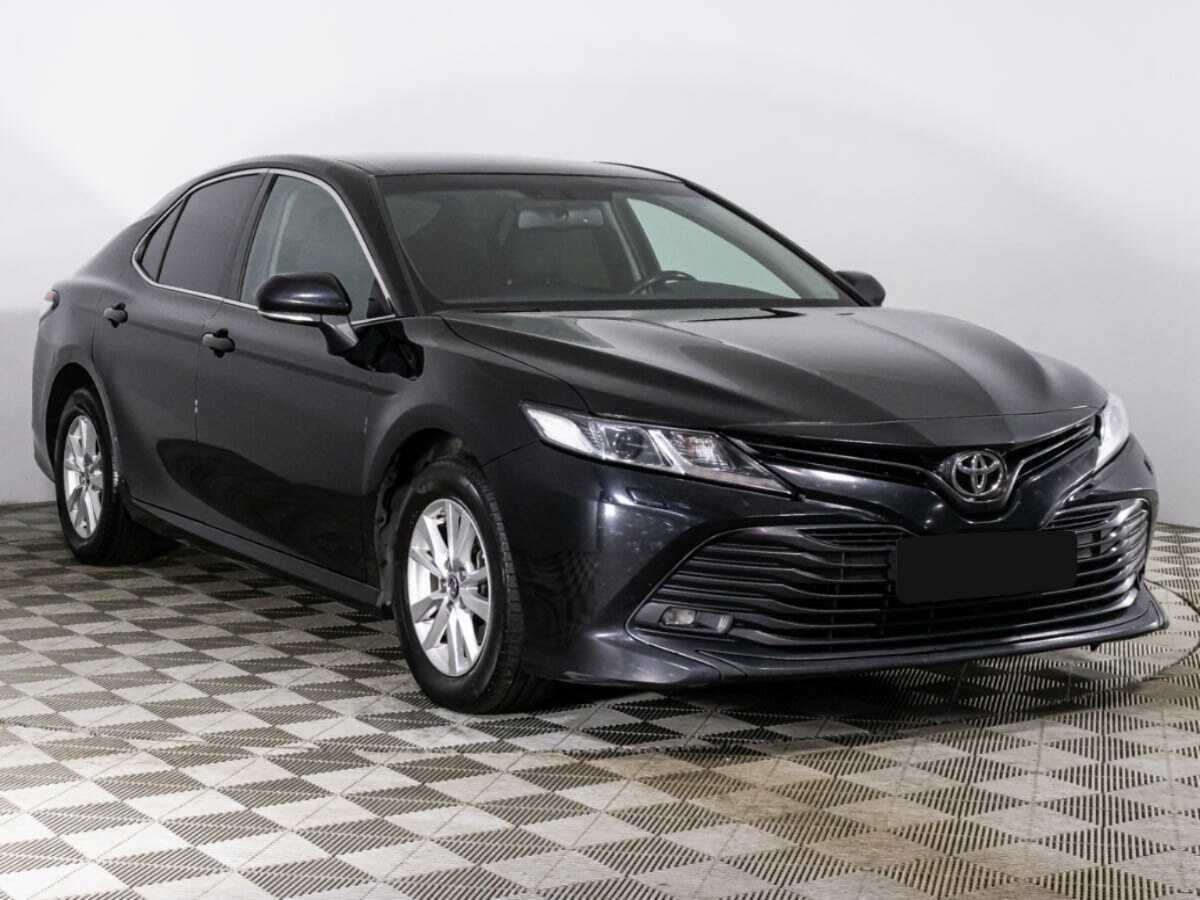 Toyota Camry с пробегом — 2018 год. Фото: #2