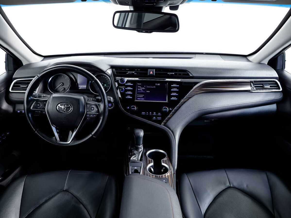 Toyota Camry с пробегом — 2020 год. Фото: #7