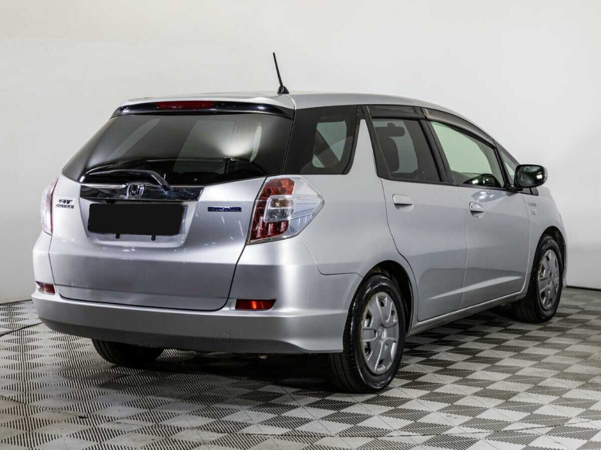 Honda Fit Shuttle с пробегом — 2013 год. Фото: #4