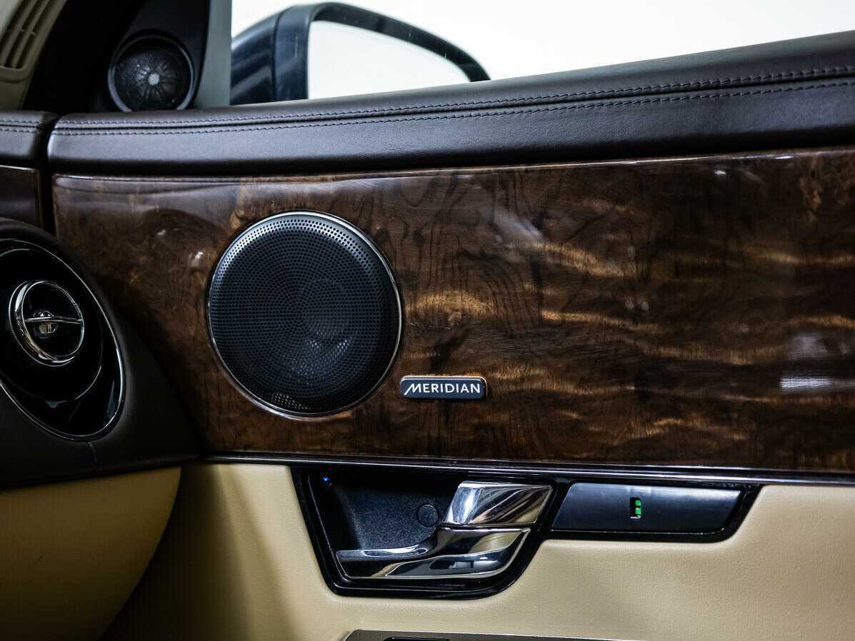 Jaguar XJ с пробегом — 2013 год. Фото: #18