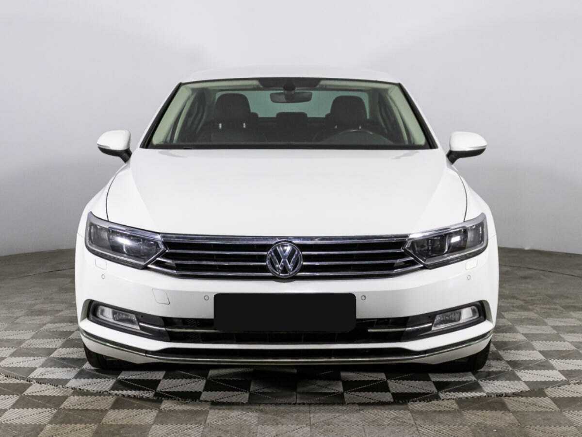 Volkswagen Passat с пробегом — 2017 год. Фото: #1