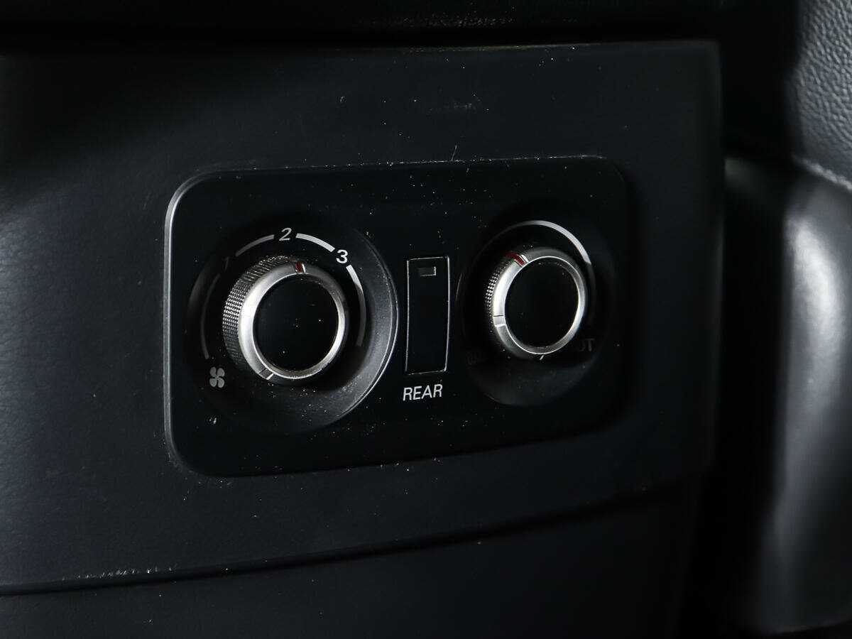 Mitsubishi Pajero с пробегом — 2014 год. Фото: #14