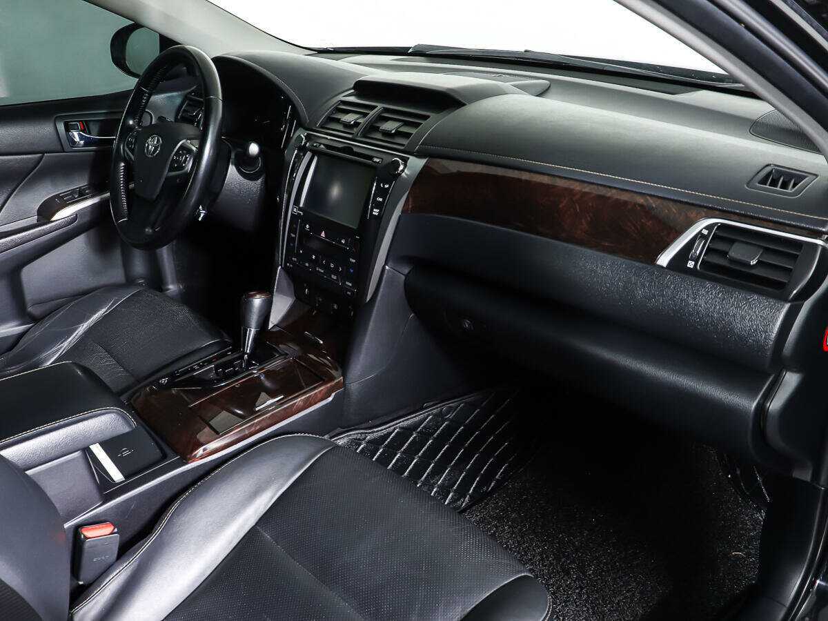 Toyota Camry с пробегом — 2015 год. Фото: #7