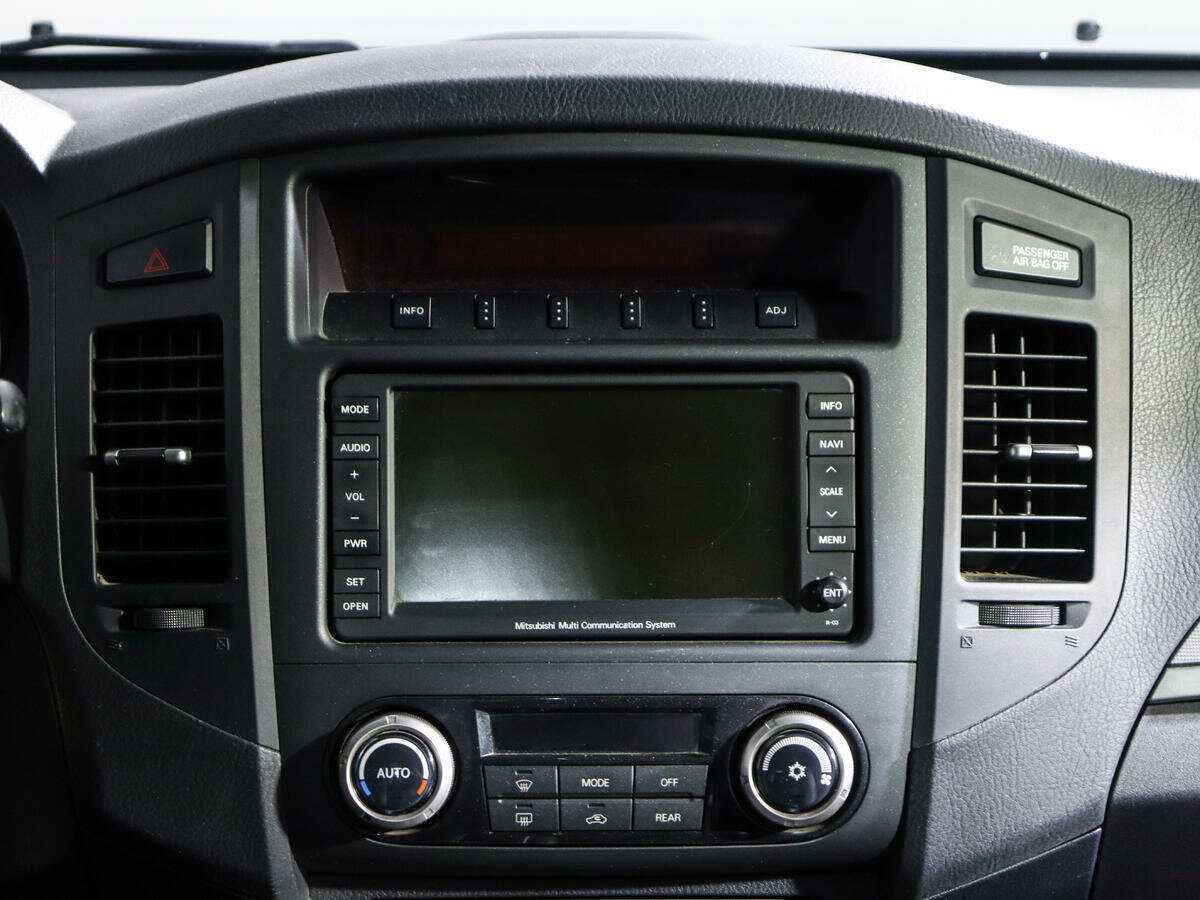 Mitsubishi Pajero с пробегом — 2012 год. Фото: #10