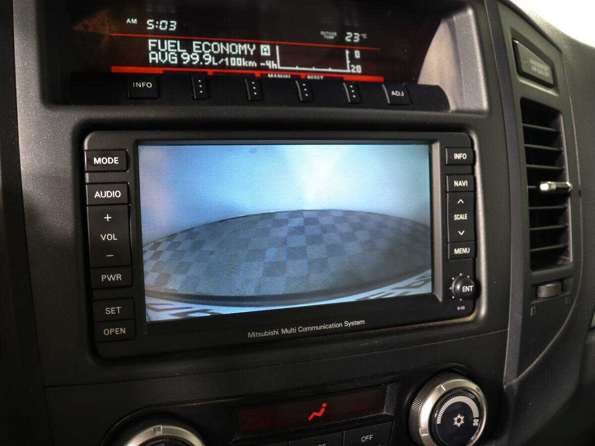 Mitsubishi Pajero с пробегом — 2012 год. Фото: #12