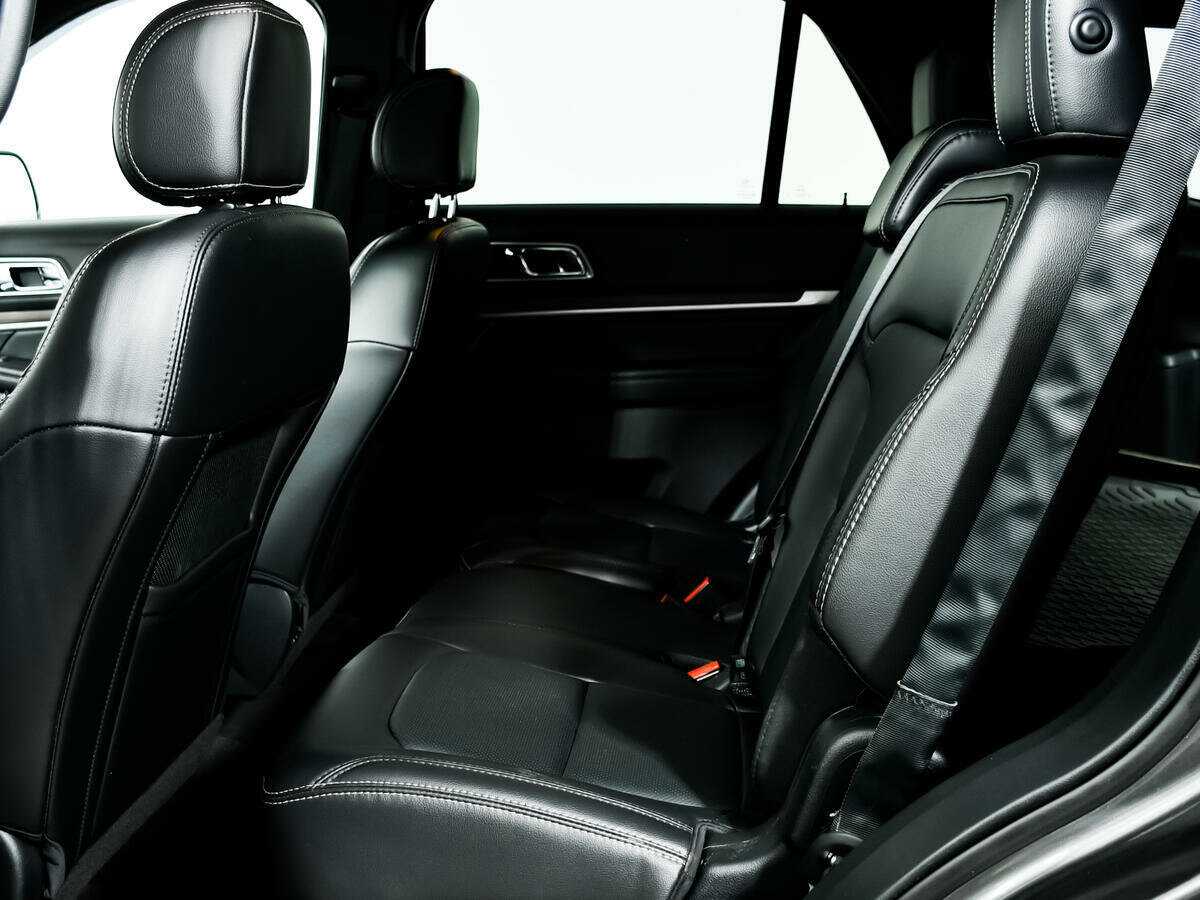 Ford Explorer с пробегом — 2017 год. Фото: #9