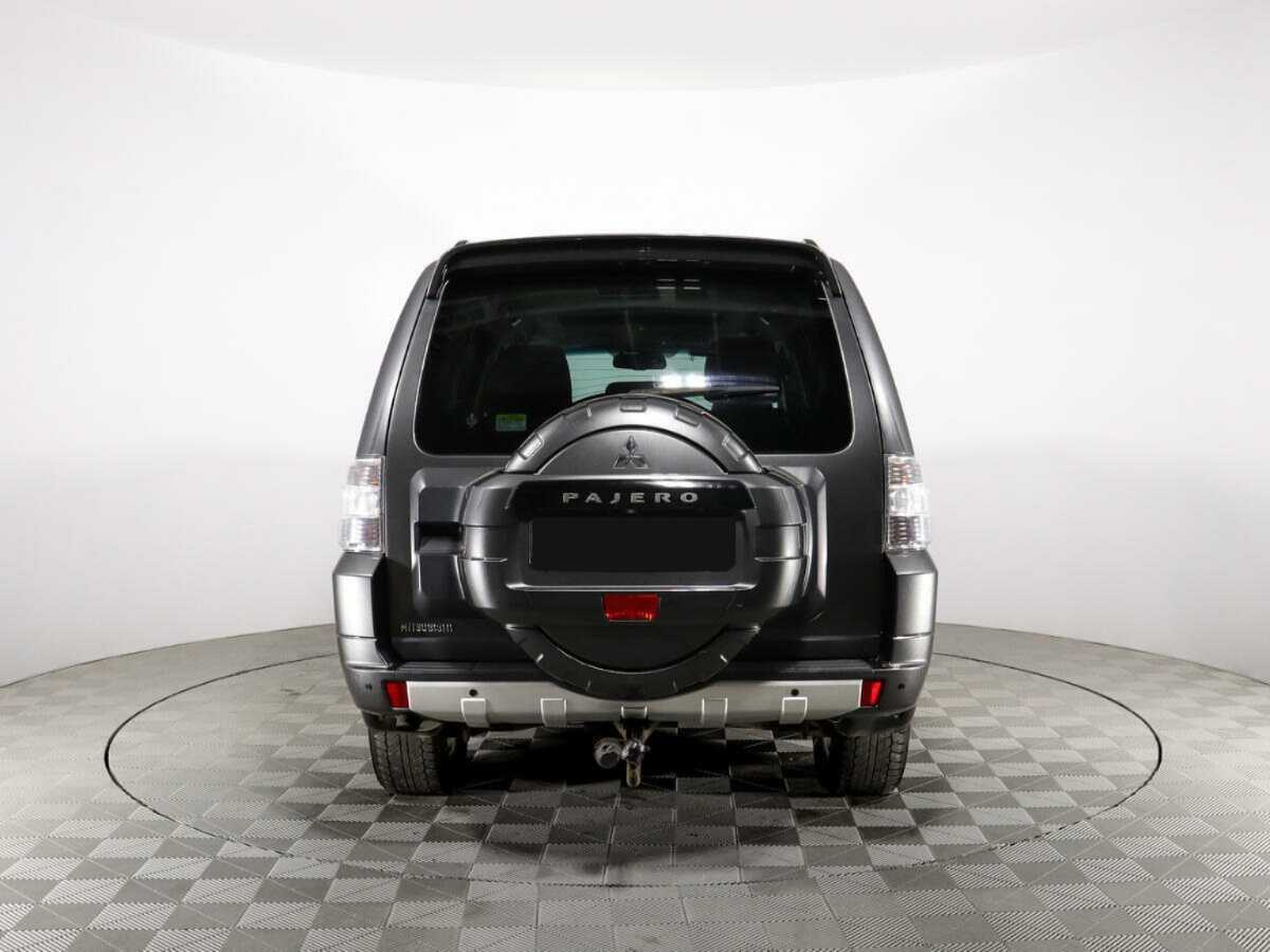 Mitsubishi Pajero с пробегом — 2012 год. Фото: #6