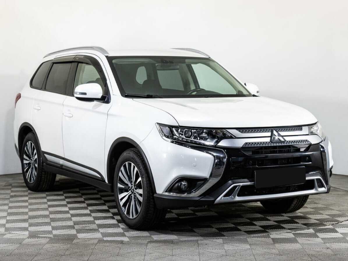 Mitsubishi Outlander с пробегом — 2020 год. Фото: #2