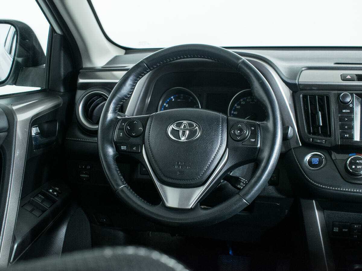 Toyota RAV4 с пробегом — 2019 год. Фото: #13