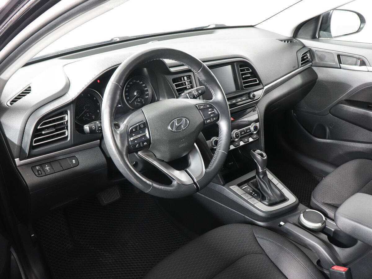 Hyundai Elantra с пробегом — 2019 год. Фото: #8