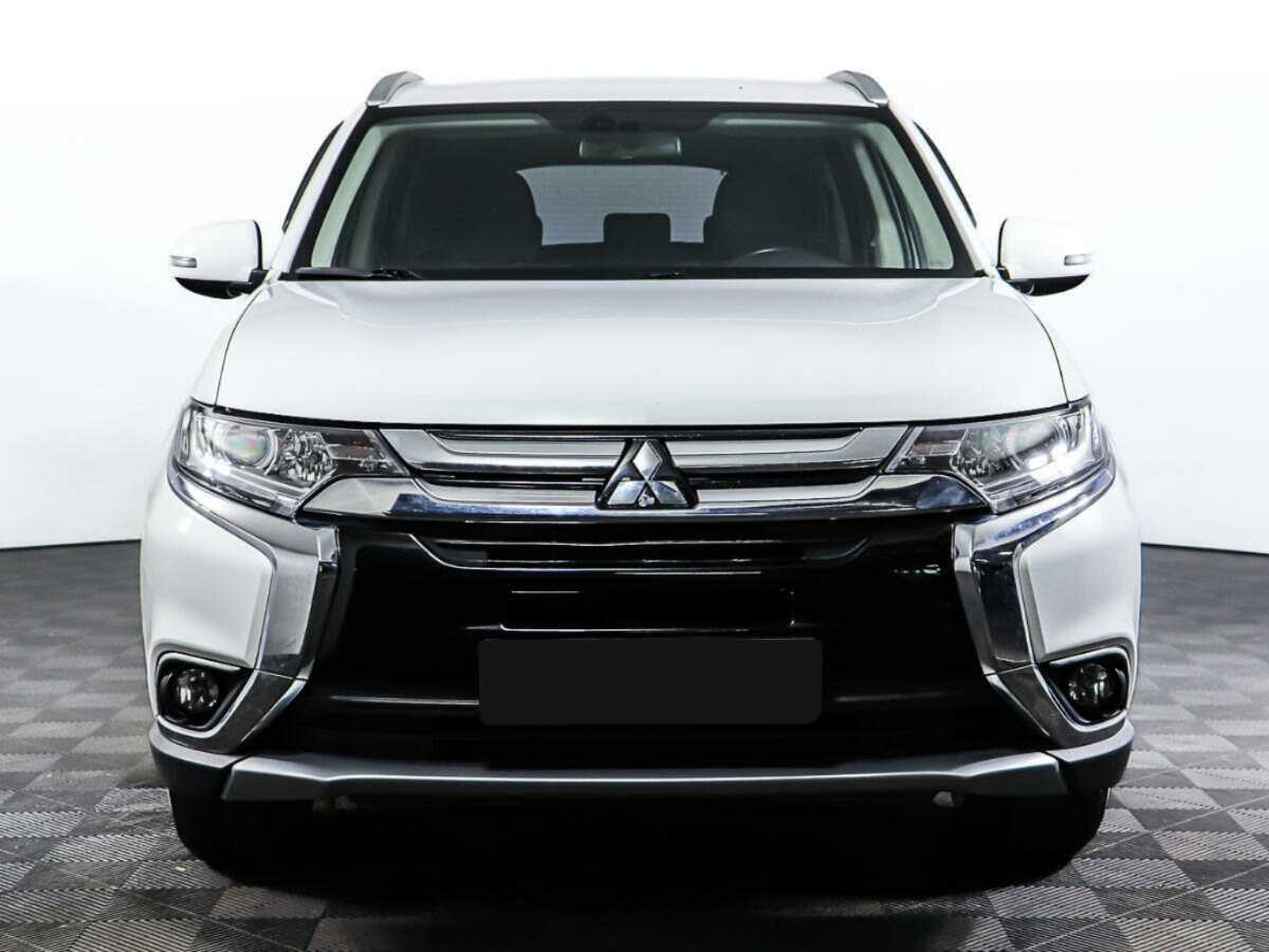 Mitsubishi Outlander с пробегом — 2018 год. Фото: #1