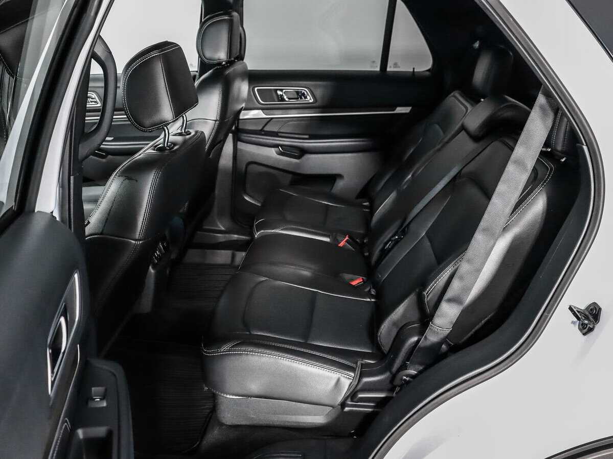Ford Explorer с пробегом — 2017 год. Фото: #10