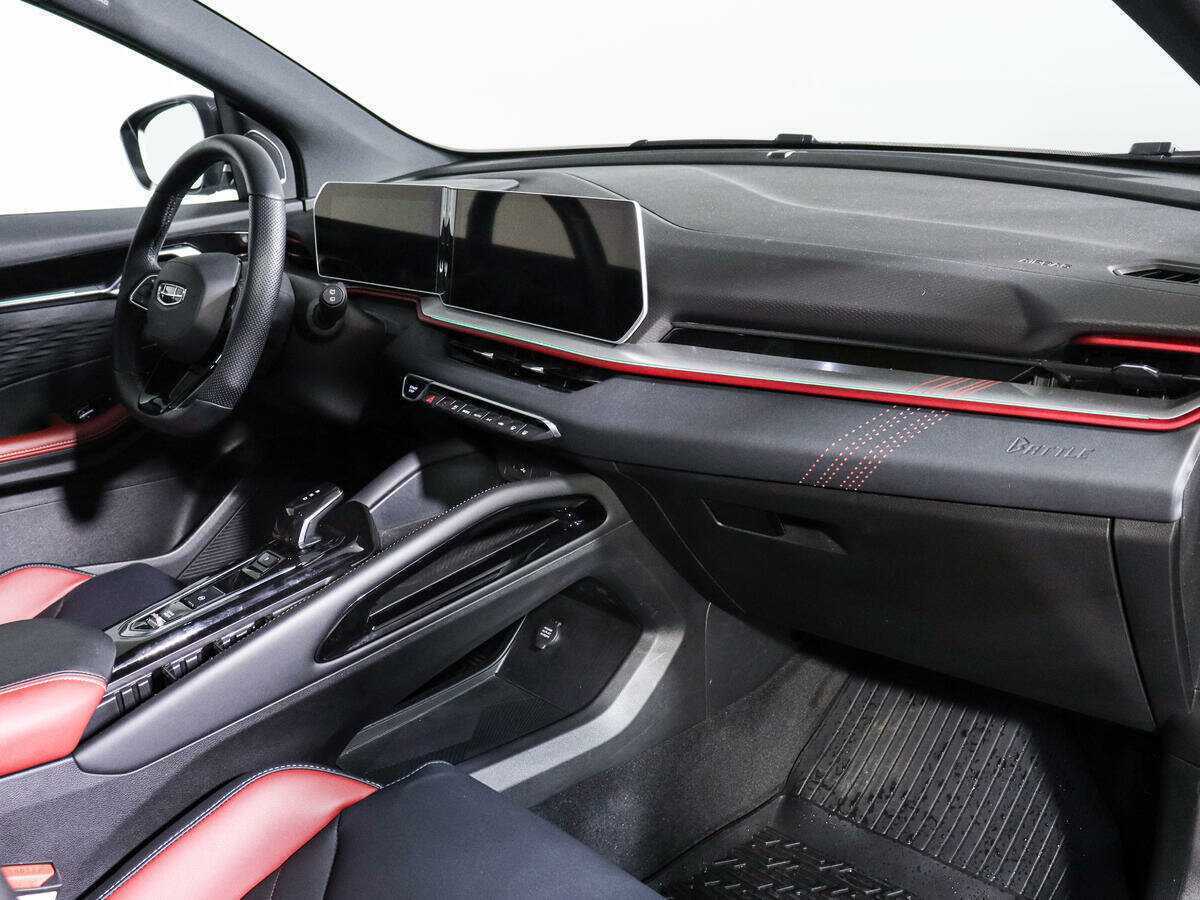 Geely Coolray с пробегом — 2023 год. Фото: #8