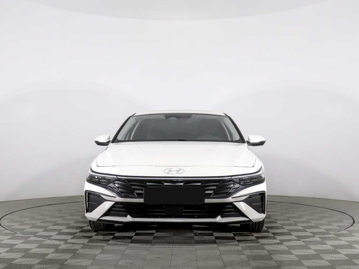 Hyundai Elantra с пробегом — 2024 год. Фото: #1
