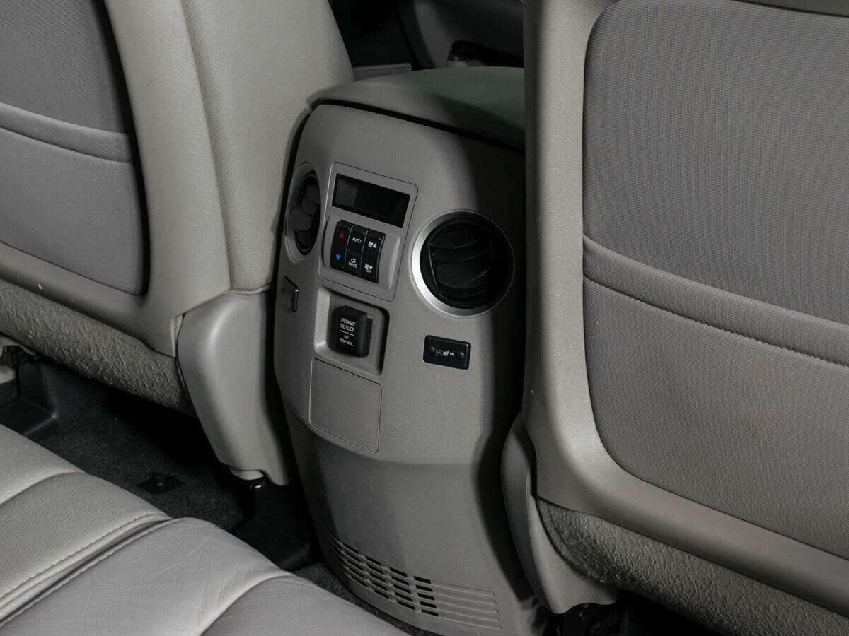 Honda Pilot с пробегом — 2012 год. Фото: #11