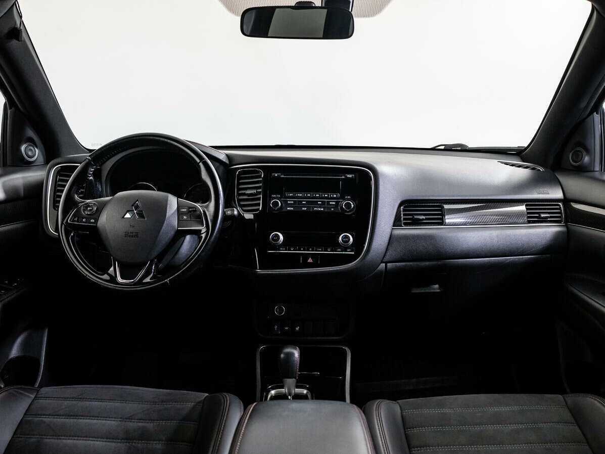 Mitsubishi Outlander с пробегом — 2021 год. Фото: #7
