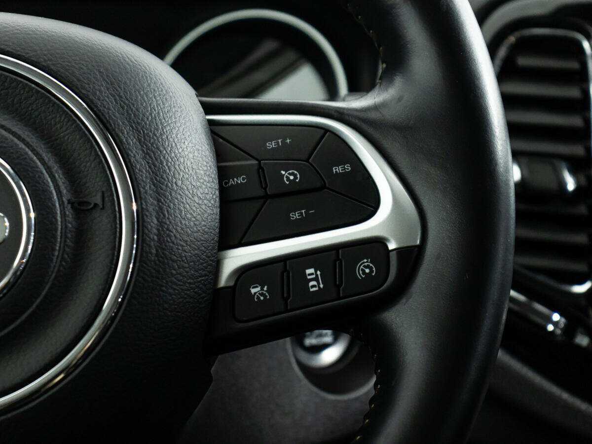 Jeep Compass с пробегом — 2017 год. Фото: #19