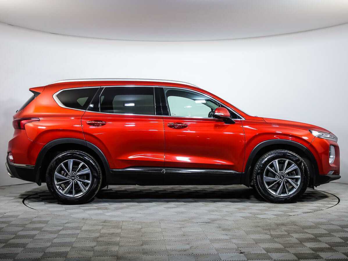 Hyundai Santa Fe с пробегом — 2019 год. Фото: #2