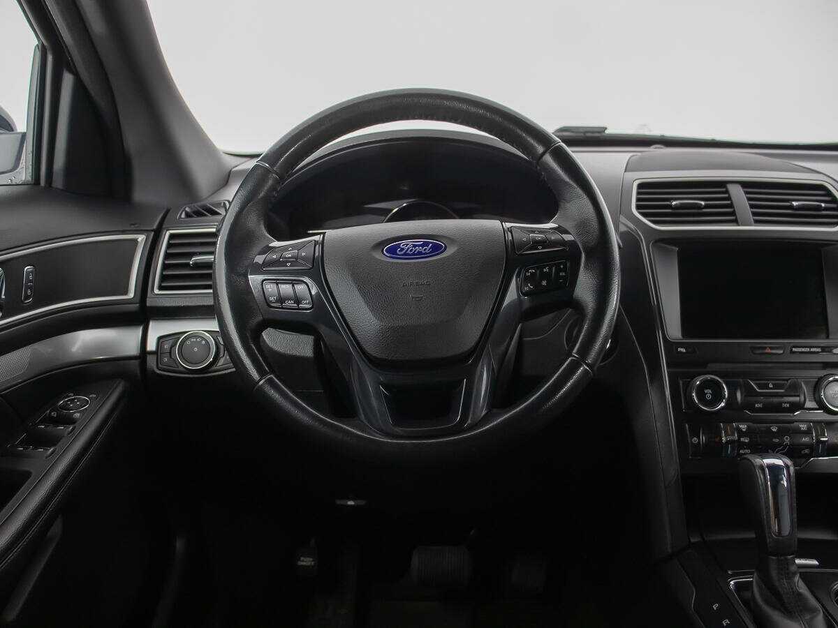 Ford Explorer с пробегом — 2017 год. Фото: #18