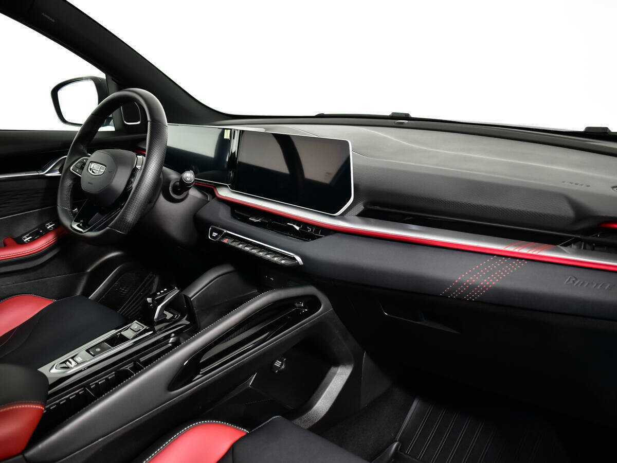 Geely Coolray с пробегом — 2023 год. Фото: #8