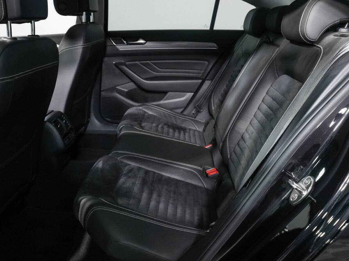 Volkswagen Passat с пробегом — 2020 год. Фото: #9