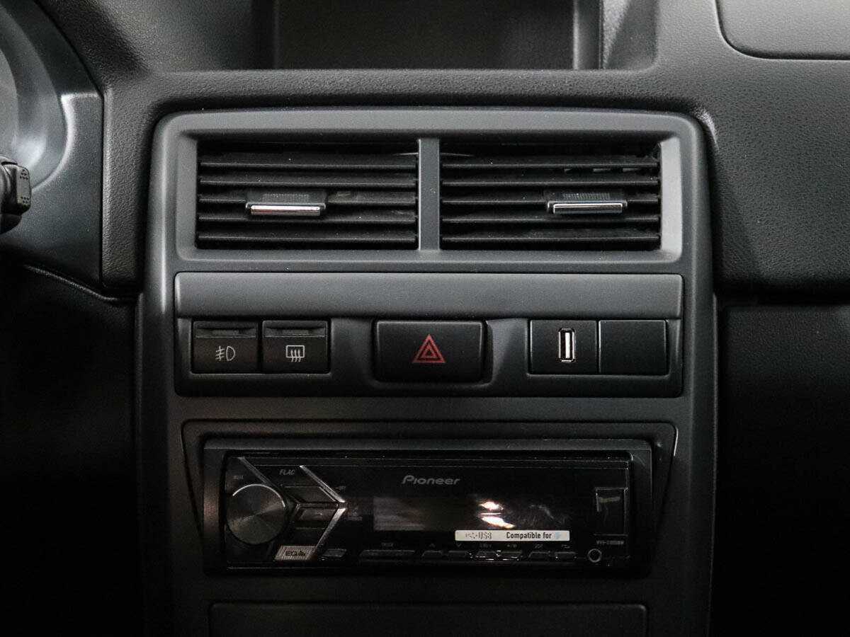 Lada (ВАЗ) Priora с пробегом — 2017 год. Фото: #10