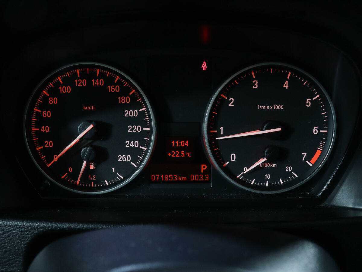 BMW X1 с пробегом — 2012 год. Фото: #9