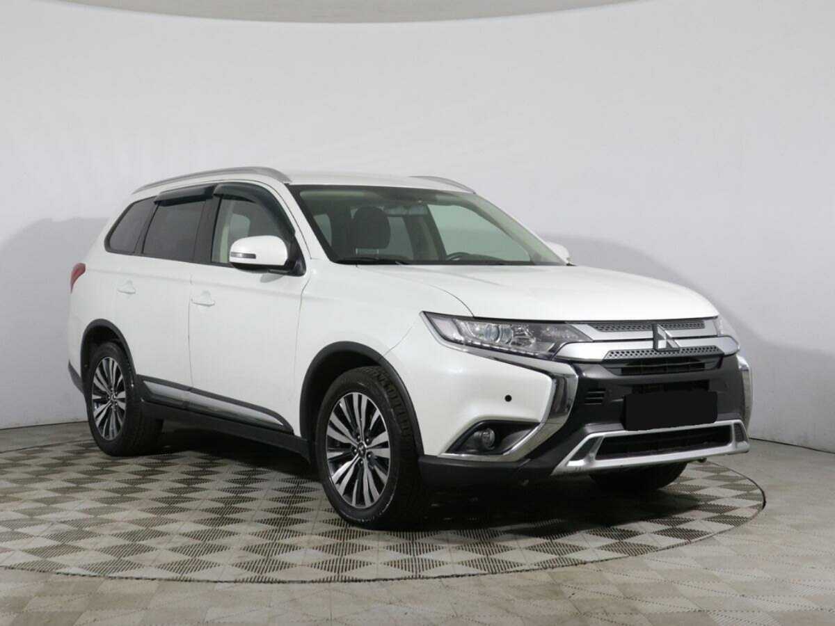 Mitsubishi Outlander с пробегом — 2019 год. Фото: #2