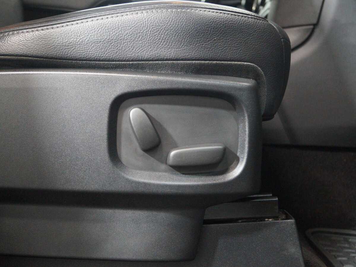 Land Rover Discovery с пробегом — 2015 год. Фото: #19