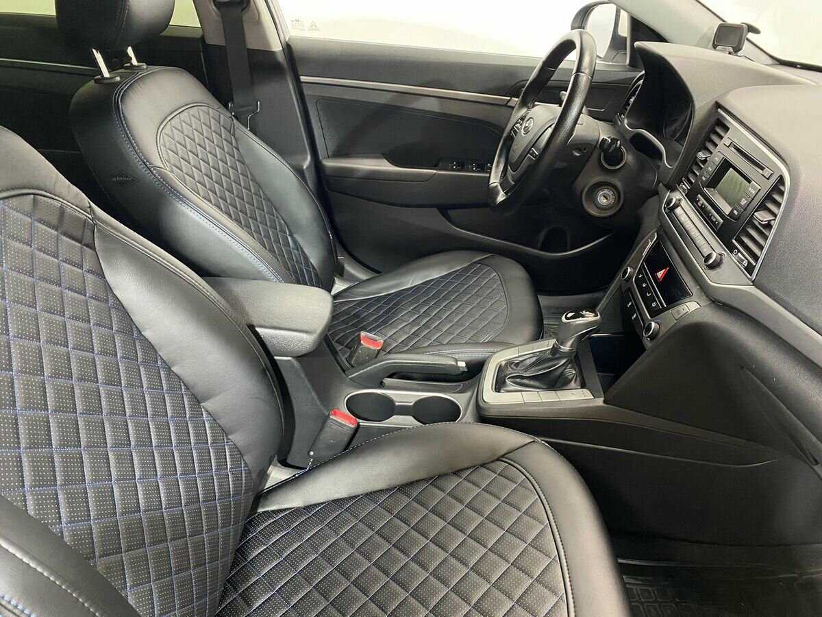 Hyundai Elantra с пробегом — 2017 год. Фото: #9