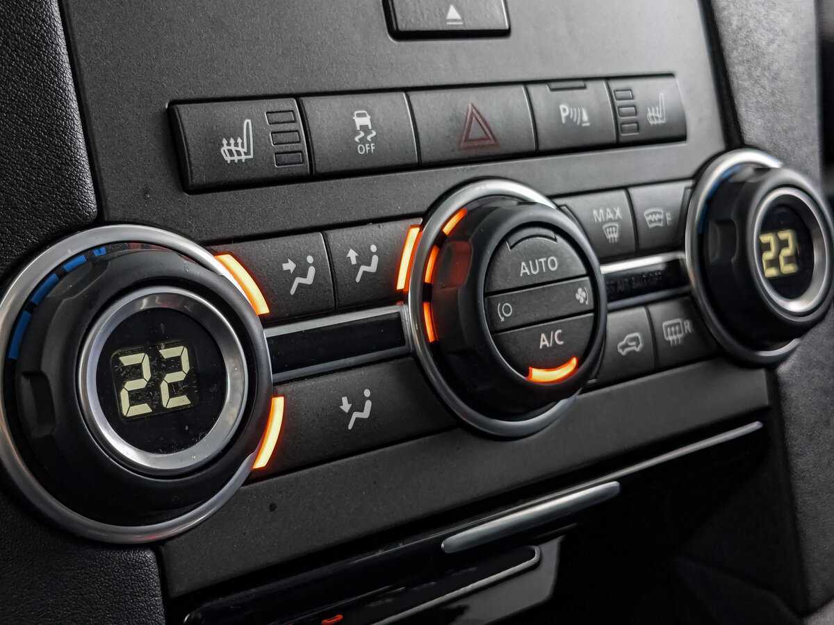 Land Rover Discovery с пробегом — 2014 год. Фото: #16