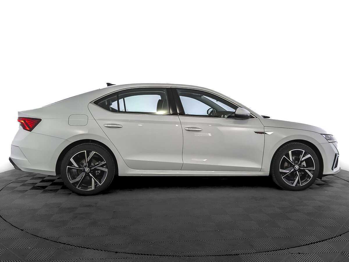Skoda Octavia с пробегом — 2023 год. Фото: #3