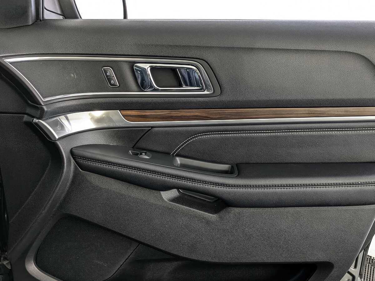 Ford Explorer с пробегом — 2017 год. Фото: #17