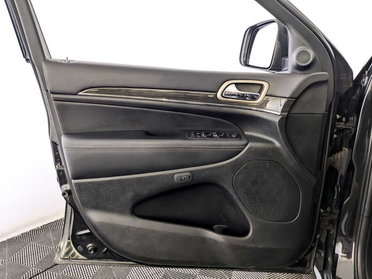 Jeep Grand Cherokee с пробегом — 2014 год. Фото: #14