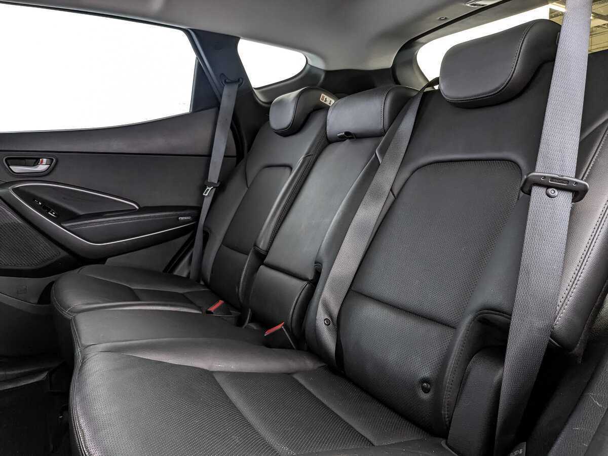 Hyundai Santa Fe с пробегом — 2017 год. Фото: #9