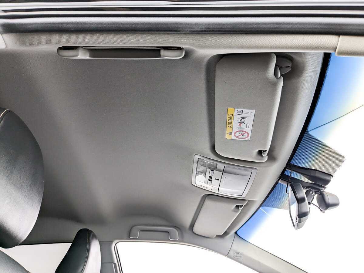 Toyota Camry с пробегом — 2016 год. Фото: #18