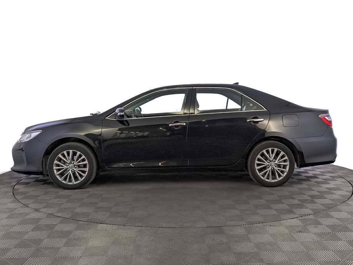 Toyota Camry с пробегом — 2017 год. Фото: #7