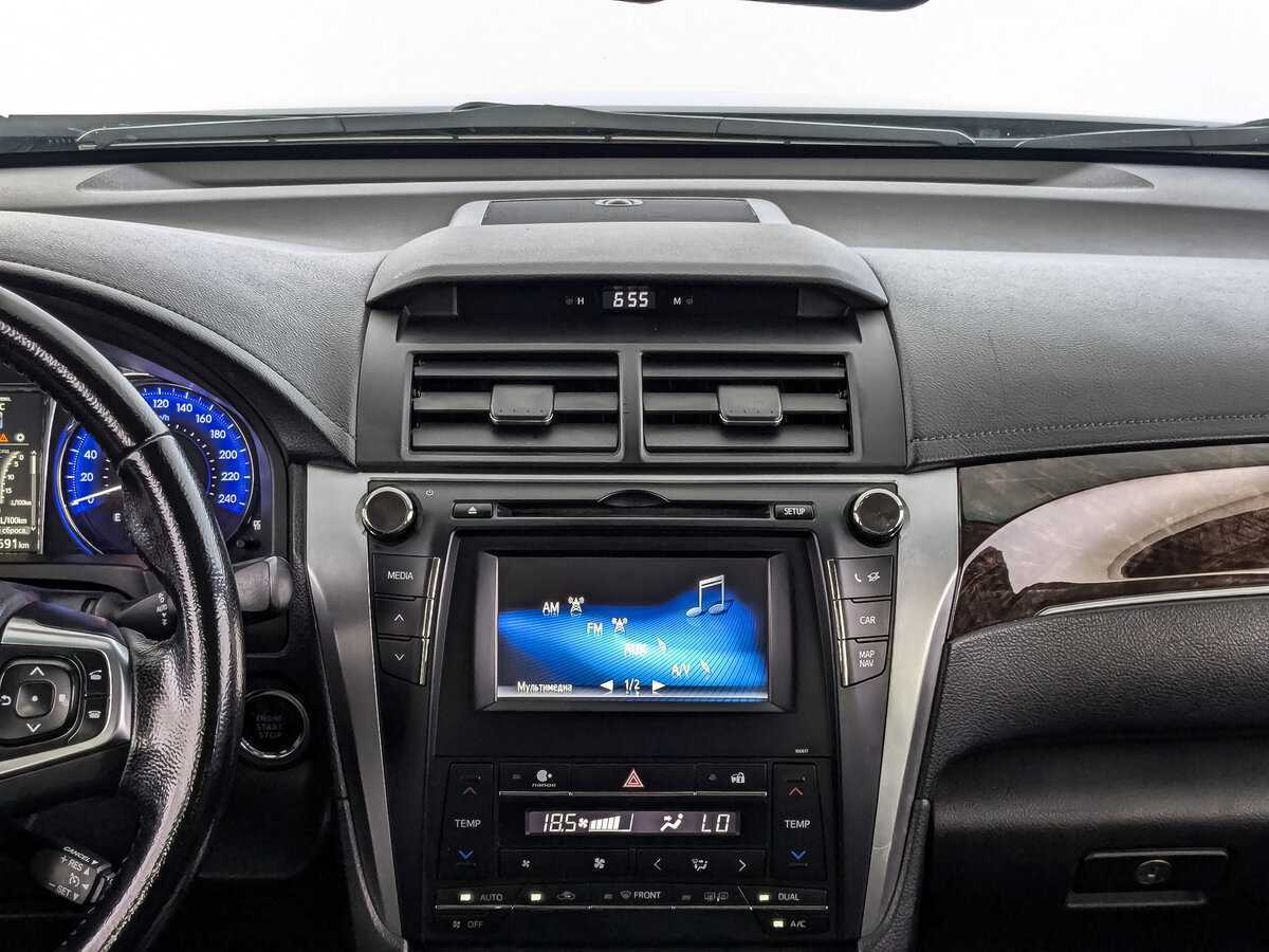 Toyota Camry с пробегом — 2017 год. Фото: #12