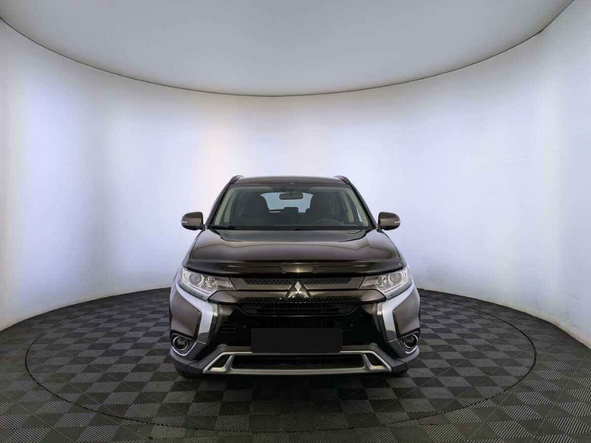 Mitsubishi Outlander с пробегом — 2022 год. Фото: #1