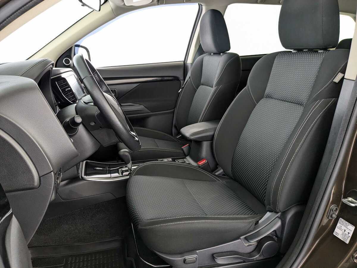 Mitsubishi Outlander с пробегом — 2022 год. Фото: #11
