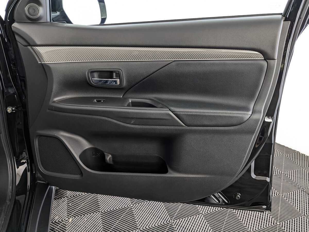 Mitsubishi Outlander с пробегом — 2022 год. Фото: #20