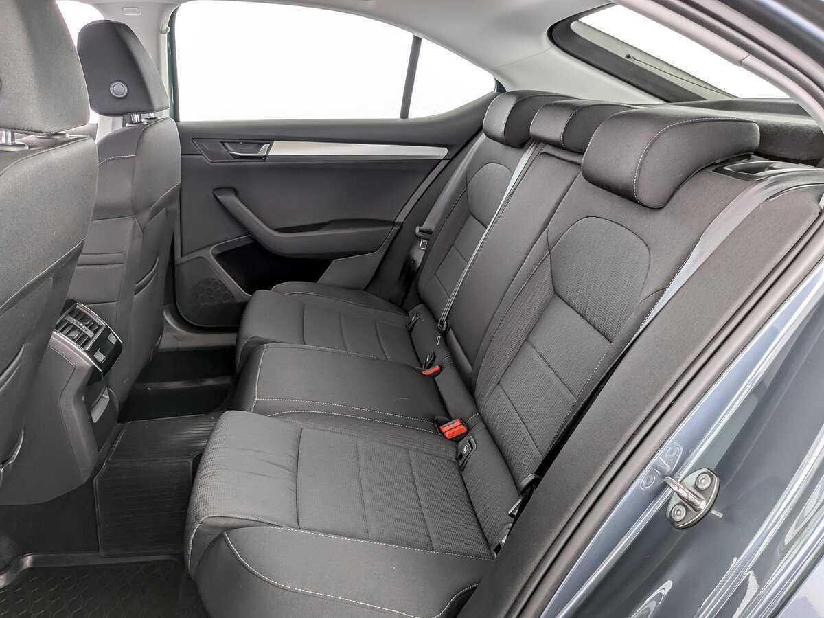 Skoda Superb с пробегом — 2019 год. Фото: #9